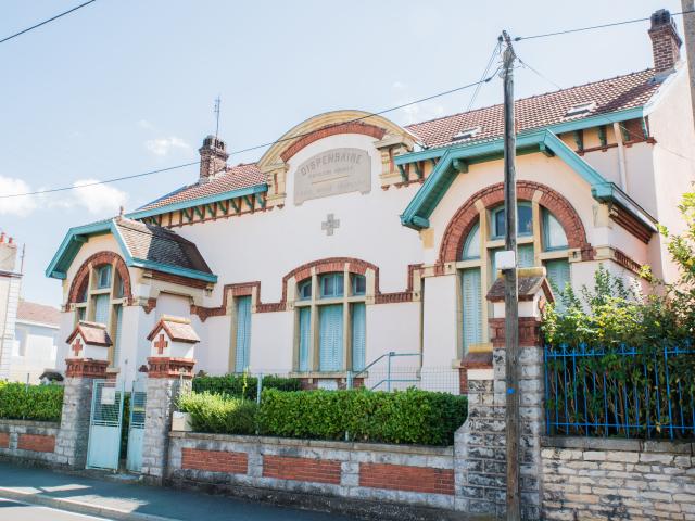 Ancien dispensaire de santé, Montceau-les-Mines.