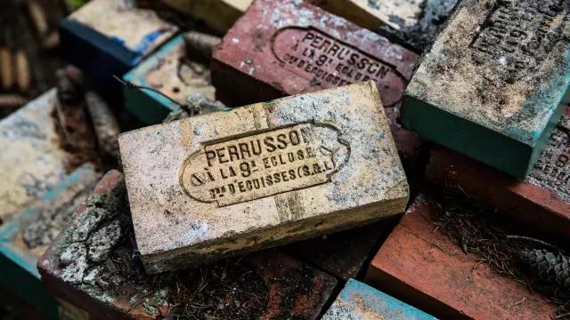 Perrusson brick