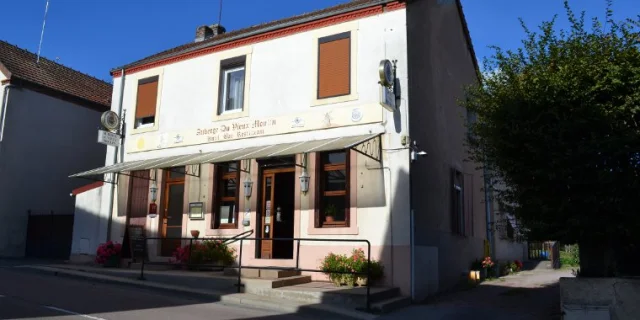 Auberge du Vieux Moulin, Le Breuil.