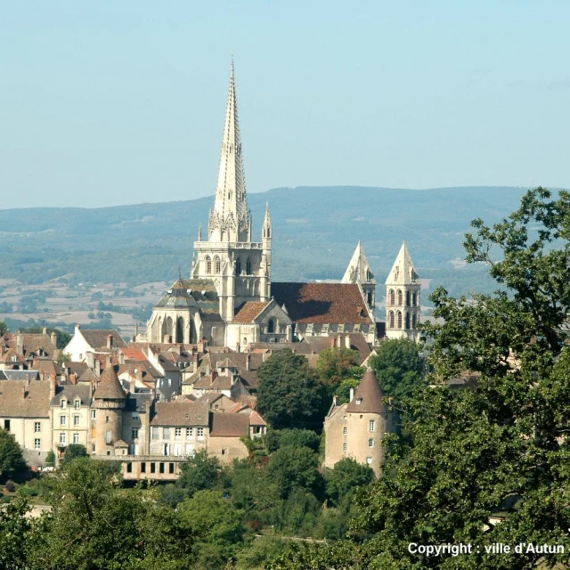 Vue sur le quartier historique d'Autun.