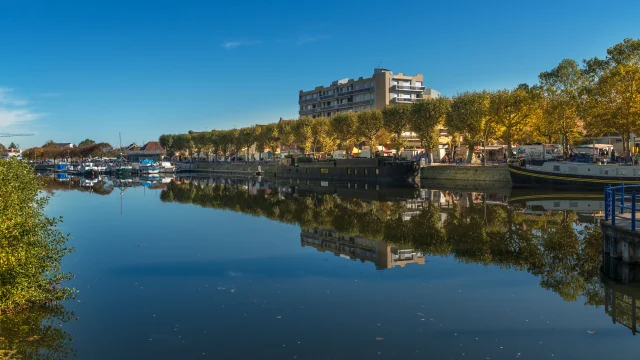 Montceau Ateliers De Jour Quais Port Pont Levant Automne 2019oscara Photographe Creusot Montceau Tourisme. 119