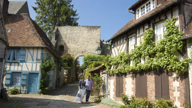 Northern France _ Gerberoy © CRTC Hauts-de-France -Anne-Sophie Flament