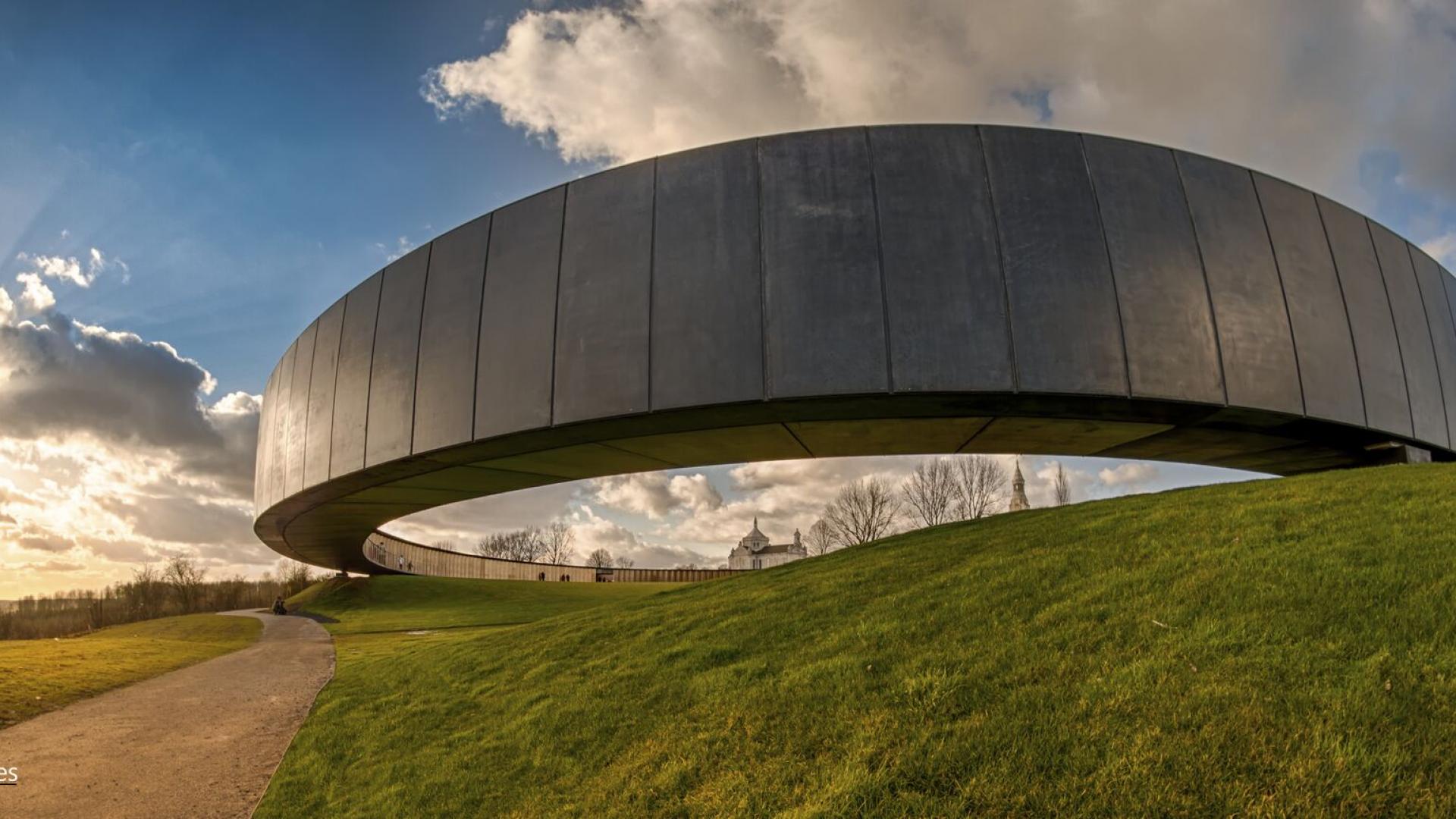 In Vimy and NotreDame de Lorette observe the immensity of the tribute