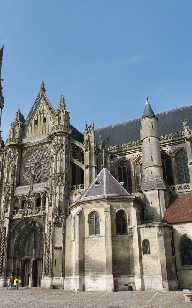 Cathedrale De Senlis Facade Sud ©chantilly Senlis Tourisme