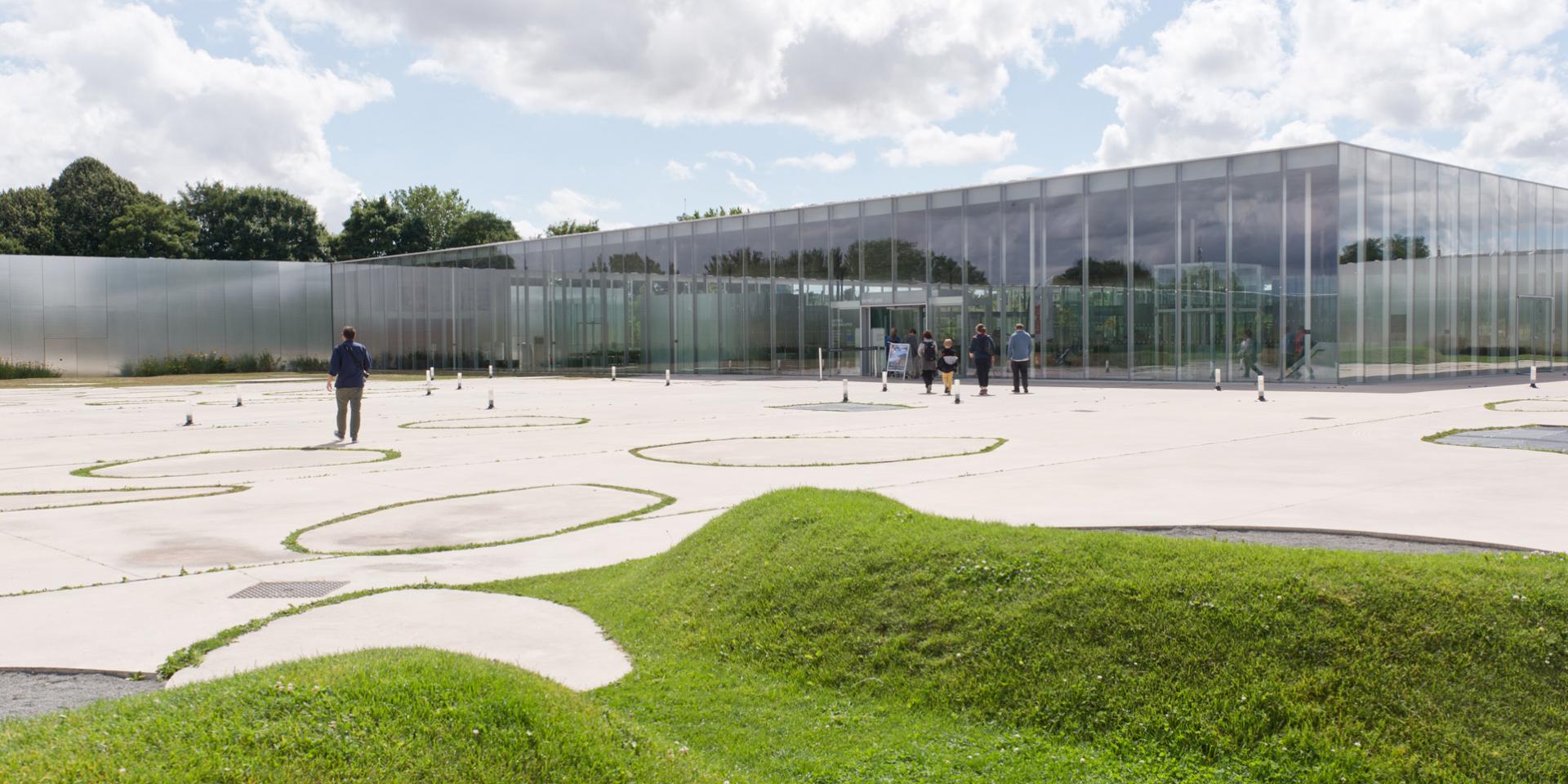 Park des Museums Louvre-Lens, Copyright: Sanaa architectes - Catherine Mosbach paysagiste - Frédéric Iovino