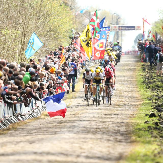 Paris-Roubaix sur la trouée d'Arenberg @ OT Porte du Hainaut - Fabien Boukla