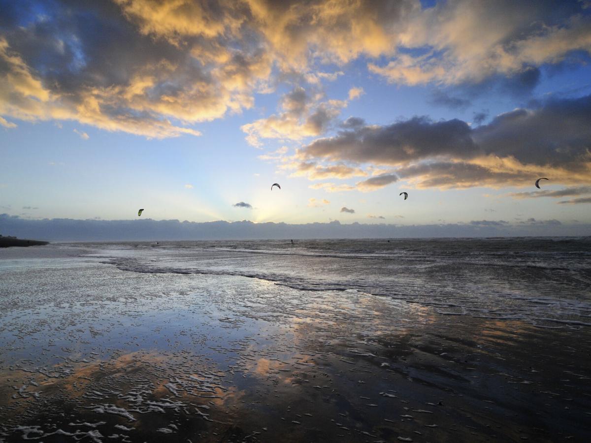 Kitesurfing in the bay of Somme | Hauts-de-France Tourism – Official ...