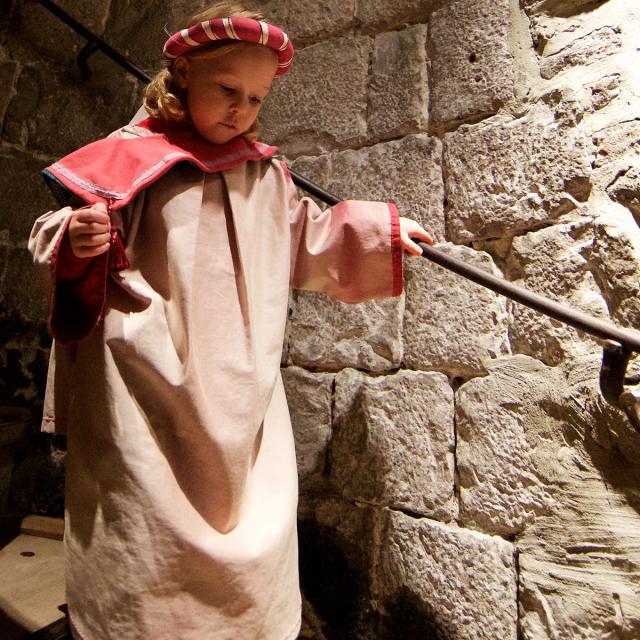 Douai Visite pour les enfants du Beffroi de la cité des Géant, avec le déguisement d'époque.
PHOTO JOHAN BEN AZZOUZ LA VOIX DU NORD