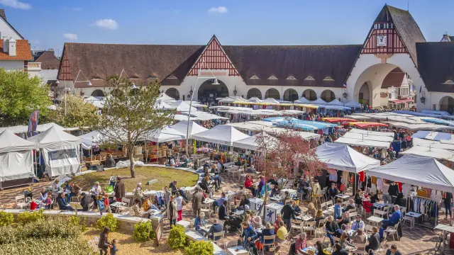 Northern France _ Le Touquet Paris Plage _ the Market © CRTC Hauts-de-France _ Ishak Najib