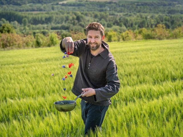 Chef Sebastien Porquet Restaurant Le Saltimbanque Eaucourt Sur Somme © Crt Hauts de France - Nicolas Bryant