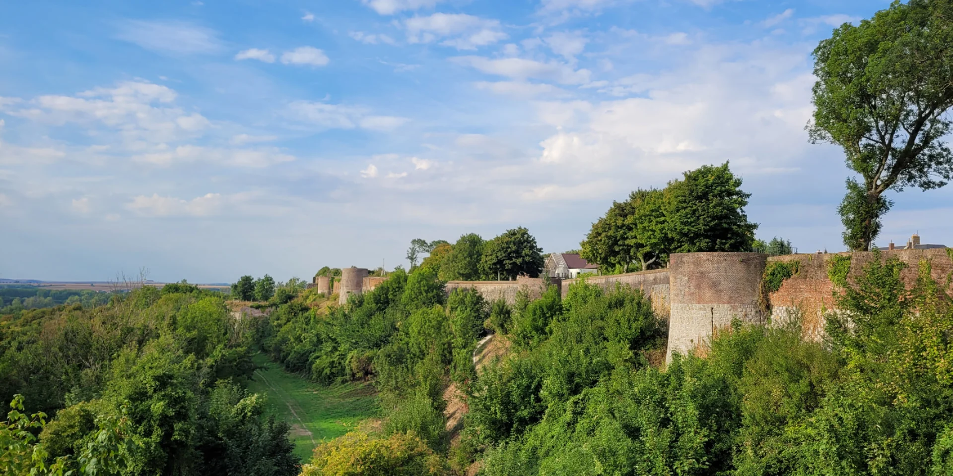 Montreuil sur Mer _Remparts © Manon Herdier