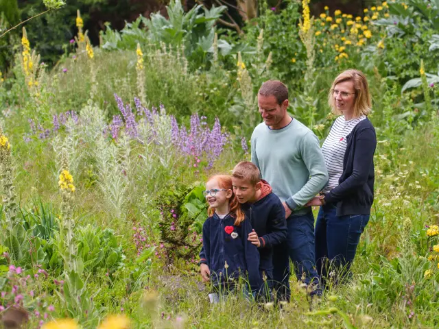 Jardin Beau Pays Marck Famille credits Nohcabphotographies- OT Calais