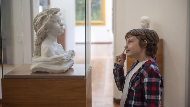 Séance olfactive au Musée de la Piscine de Roubaix © Hauts De France Tourisme Benjamin Teissedre