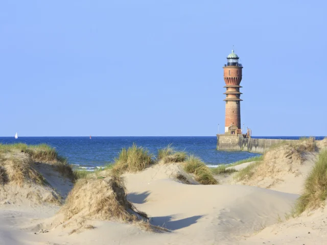 Dunkerque, phare Saint Pol digue du Break