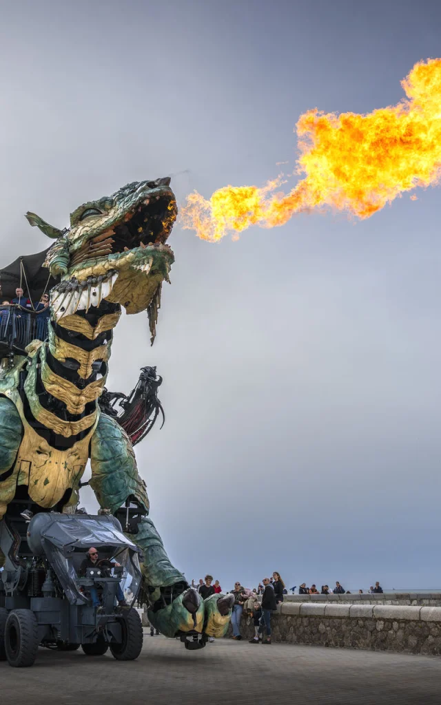 Calais, le Dragon