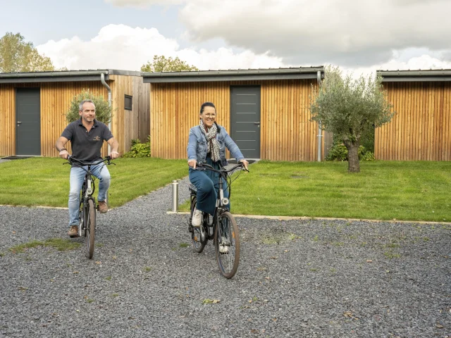 Domaine De Wambrechies Couple A Velo Hauts De France Tourisme ©Xavier Renoux