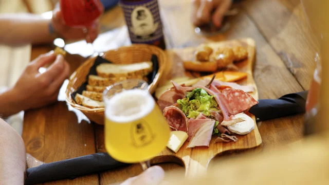 Monceau Saint Waast Brasserie 12 Hauts De France Tourisme Samuel Dhote