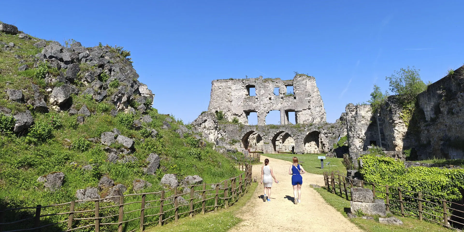 Village de Coucy-le-Chateau (AISNE,02). Le Chateau de Coucy