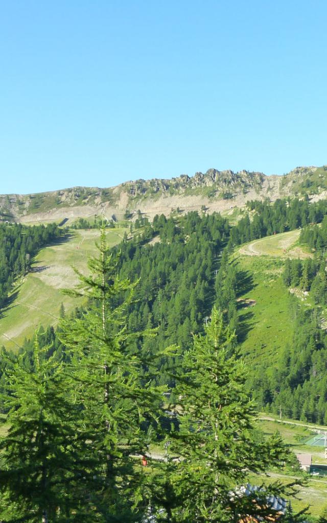 Station Isola 2000 en été