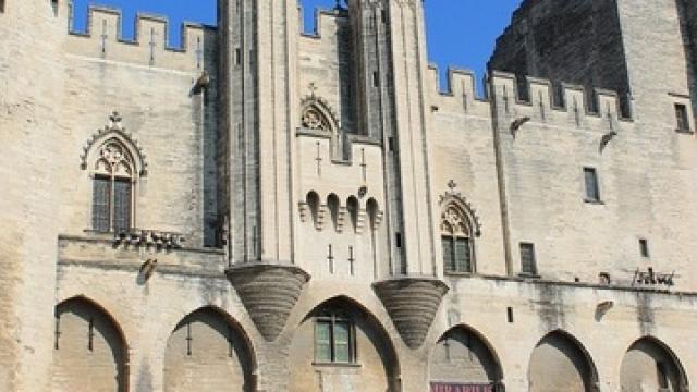 palaisdespapes-avignon-provence-cchillio.jpg