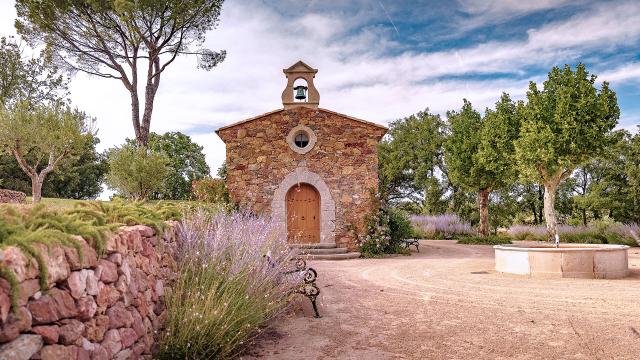 Vin Chateau Fontainebleau Oemran