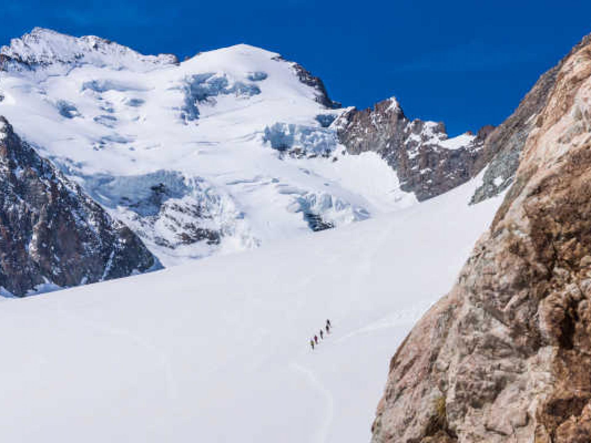 À la conquête des plus beaux sommets des Alpes du Sud À la conquête des plus beaux sommets des Alpes du Sud