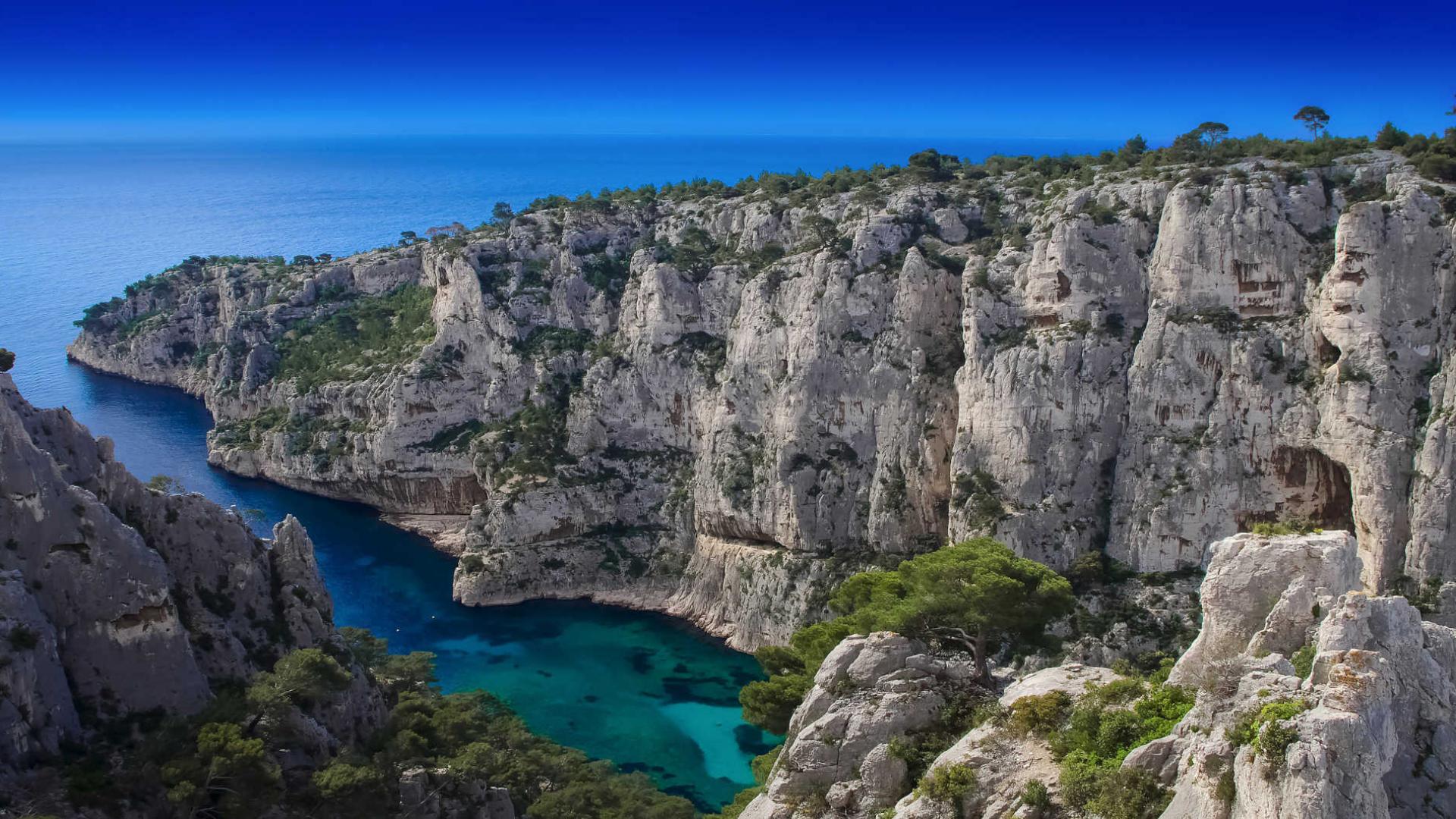 Hiking in the South of France: the Calanques fjords from Marseille to ...