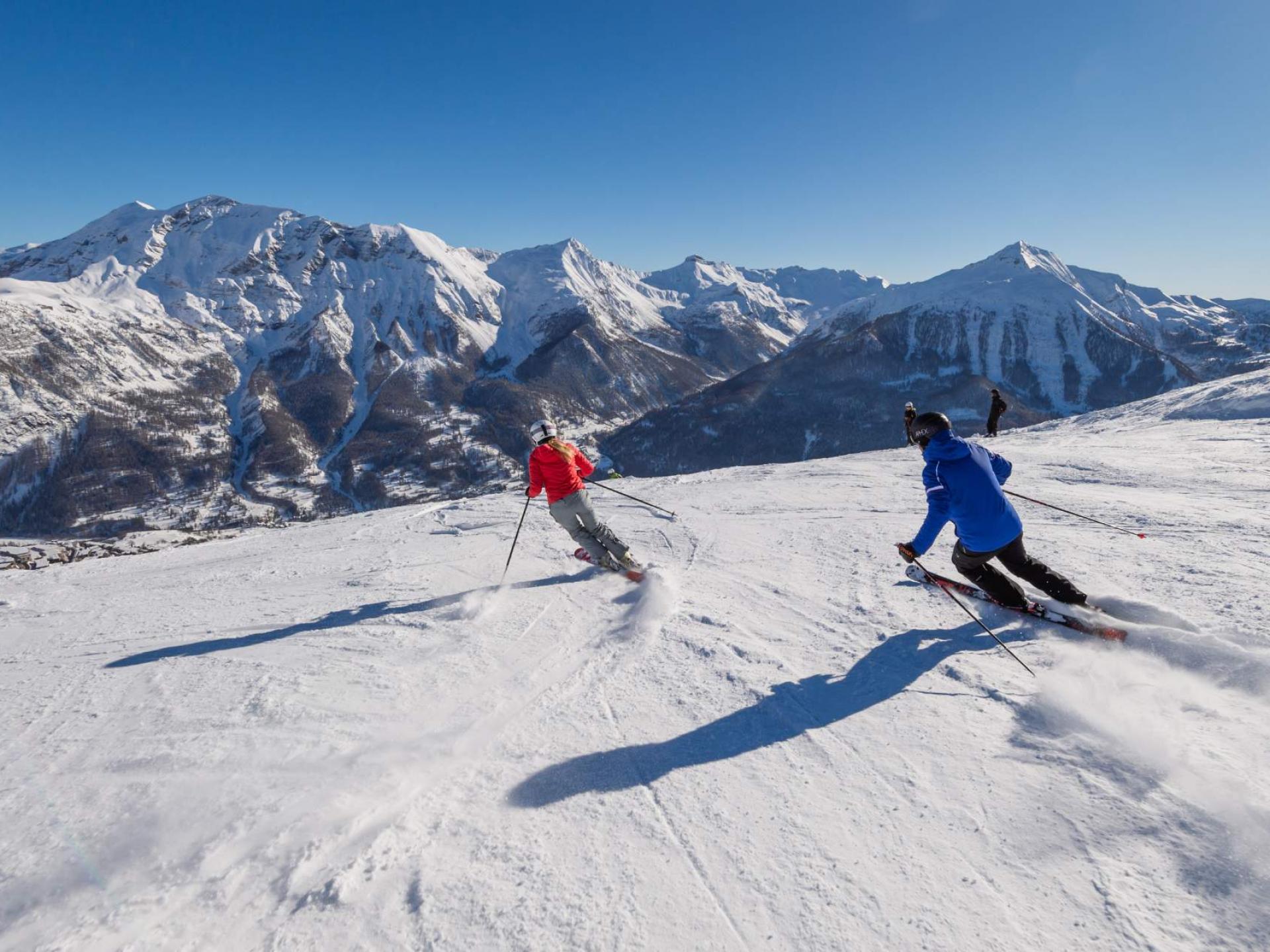 Stations des Alpes du Sud esprit village et grands domaines — free download