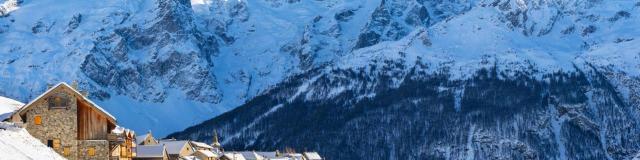 Station Le Chazelet Alpes Istock.jpg