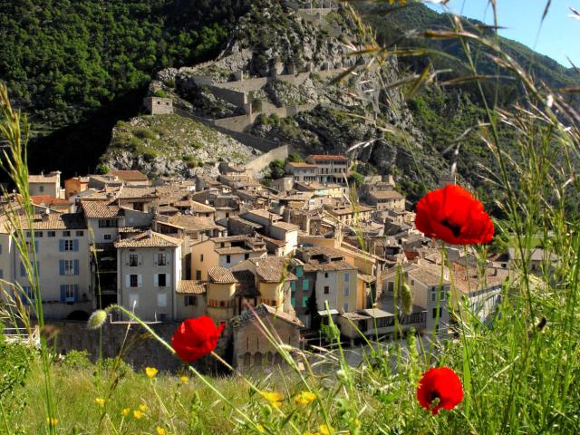 Vue village Randonnée Entrevaux Alpes