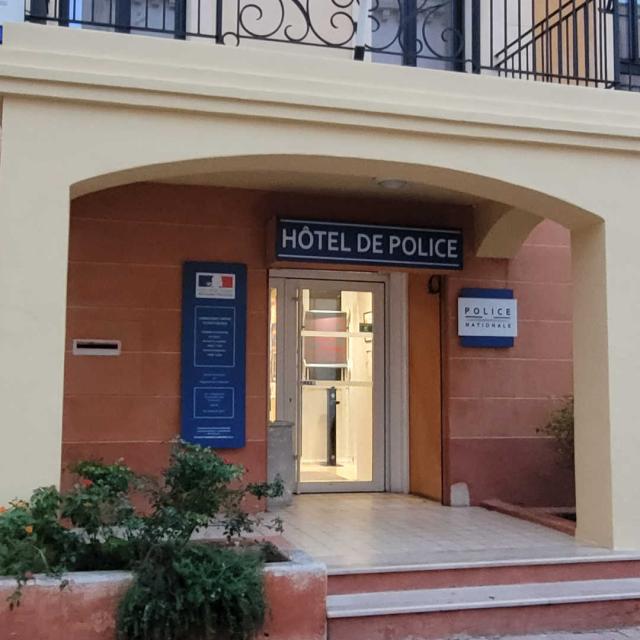 Hotel De Police Plus Belle La Vie Allauch @villedallauch