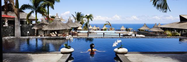 77_black_pool_zen_-_droits_reserves_-_hotel_palm.jpg