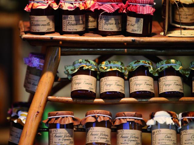 artisanat08_produits_locaux_-_credit_irt_-_emmanuel_virin.jpg