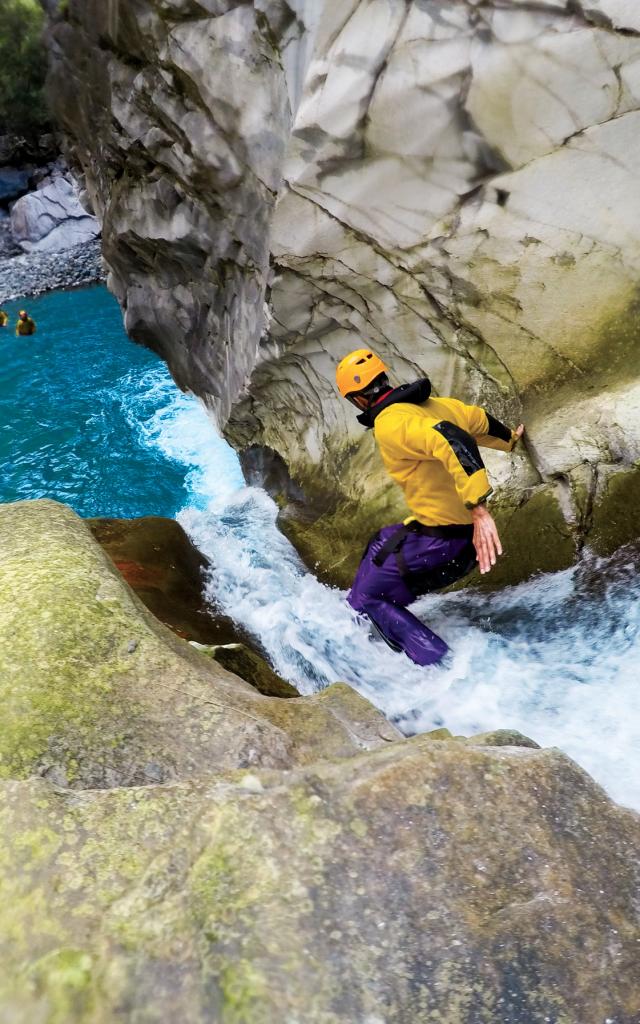 canyoning17_trou_blanc_-_credit_irt_-_la_vie_en_mauve_dts_05_2027.jpg