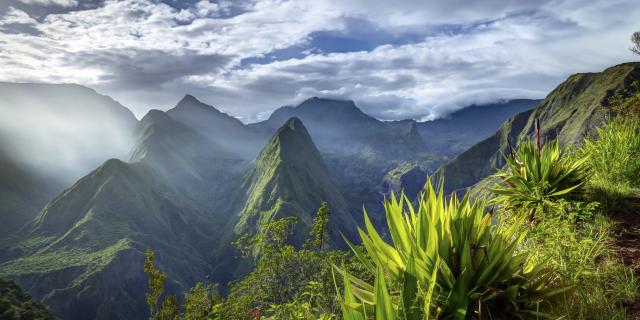 montagne_mafate18_lever_du_soleil_-_credit_irt_-_frog_974_photographies_dts_12_2017.jpg