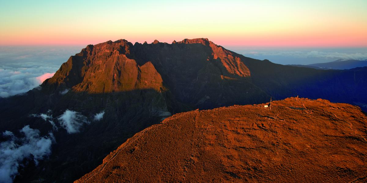 Piton des Neiges à La Réunion le toit de l’océan Indien