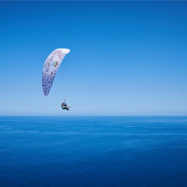 Expérience Piloter un parapente: vol au dessus de l'océan Indien.