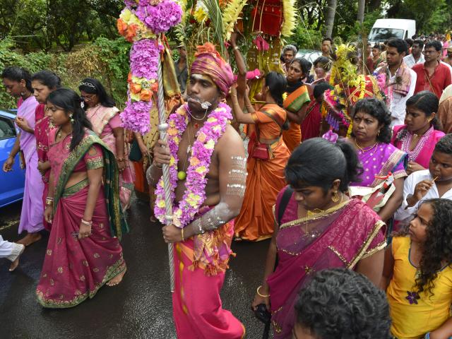 religion_tamoule93_cavadee_-_credit_irt_-_serge_gelabert_dts_12_2016_0.jpg