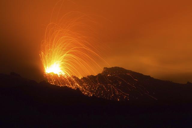 volcan113_eruption_piton_de_la_fournaise_02_2015_-_credit_irt_-_lionel_ghighi_dts_02_2018.jpg