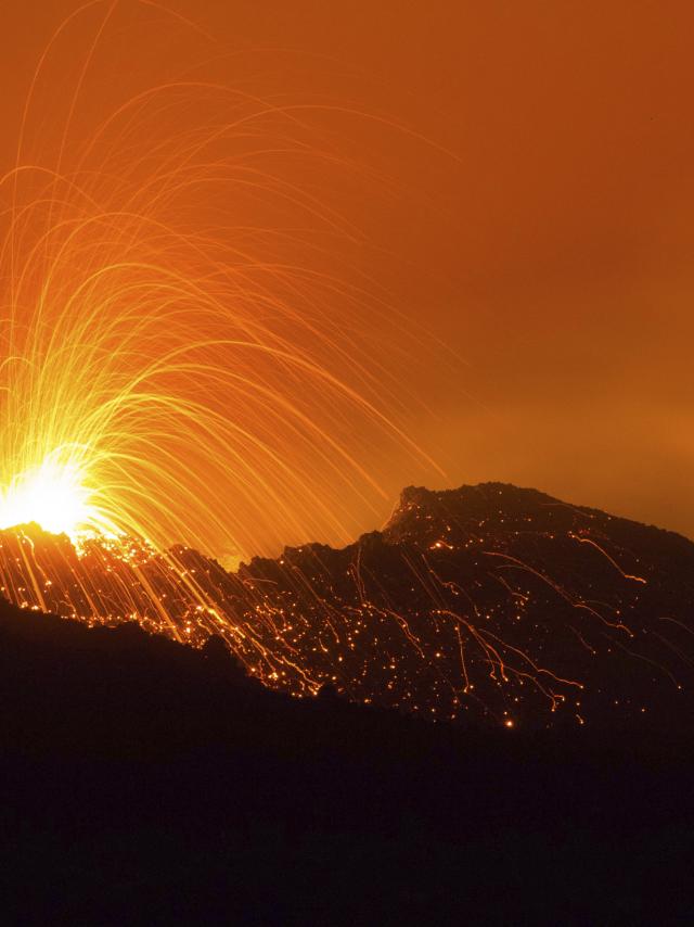 volcan113_eruption_piton_de_la_fournaise_02_2015_-_credit_irt_-_lionel_ghighi_dts_02_2018.jpg