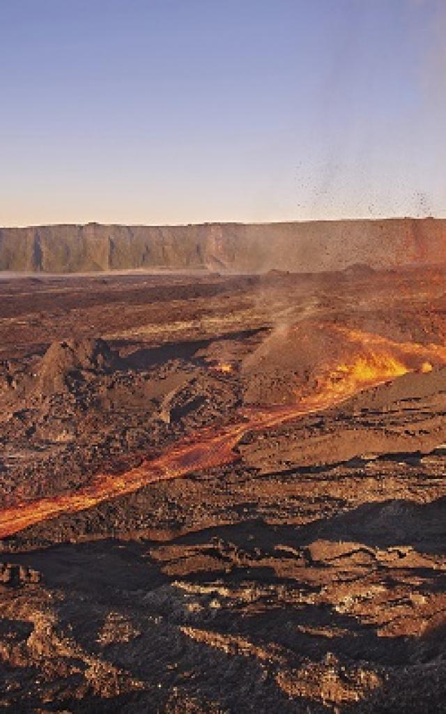 volcan150_eruption_05_2015_irt_studio_lumiere_05_2019.jpg