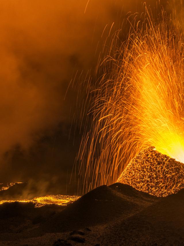 volcan194_eruption_piton_de_la_fournaise_05_2015_-_credit_irt_-_luc_perrot_dts_06_2017.jpg
