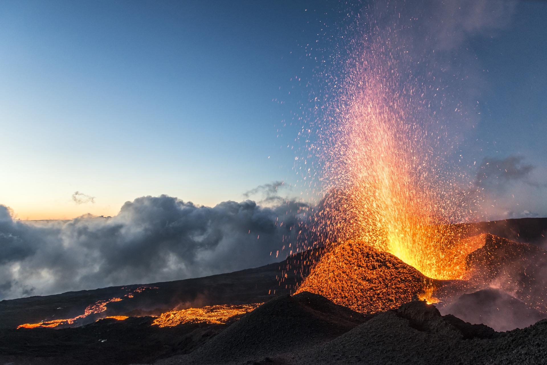 What can you do at the volcano ? | Île de la Réunion Tourisme 