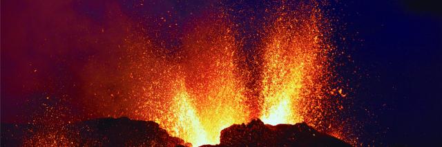 Volcan228 Eruption Piton De La Fournaise Credit Irt Serge Gelabert Dts 12 2018.jpg