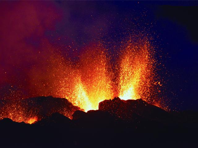 volcan228_eruption_piton_de_la_fournaise_-_credit_irt_-_serge_gelabert_dts_12_2018.jpg