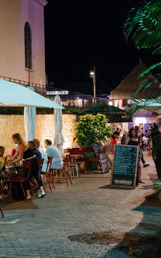 terrasse-bar-nuit.jpg