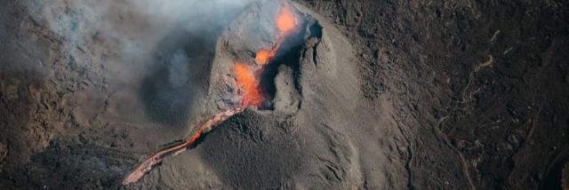 éruption volcanique la réunion (image d'archives)