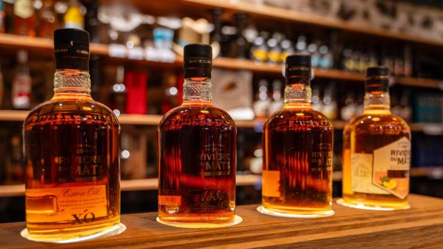 Expérience Le rhum de La Réunion n'aura plus de secret pour vous ! : découverte et visite sensorielle d'une distillerie réunionnaise.