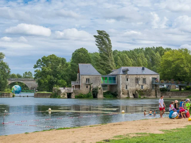 Plage baignade de Villevêque au bord du Loir