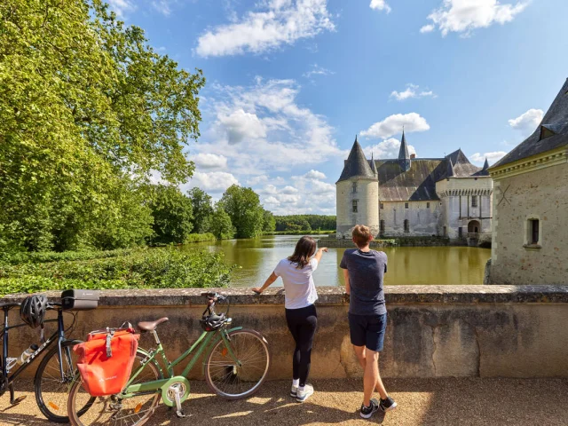 Pausa frente al castillo de Plessis Bourré